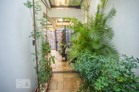 Casa à venda com 412m², 7 quartos e 3 vagasCorredor - Garagem