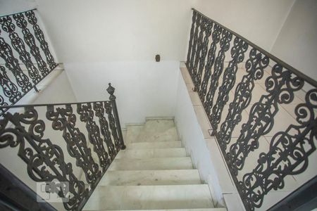 Casa à venda com 412m², 7 quartos e 3 vagasEscadas