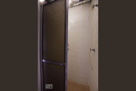 Banheiro de apartamento para alugar com 1 quarto, 35m² em Vila Virgínia, Ribeirão Preto