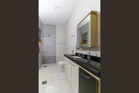 Casa para alugar com 190m², 5 quartos e 3 vagasBanheiro social