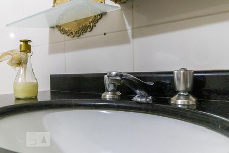 Casa para alugar com 190m², 5 quartos e 3 vagasBanheiro social