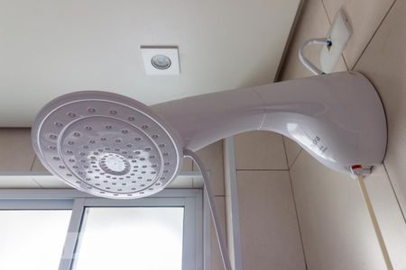 Chuveiro de apartamento para alugar com 2 quartos, 40m² em Bela Vista, São Paulo