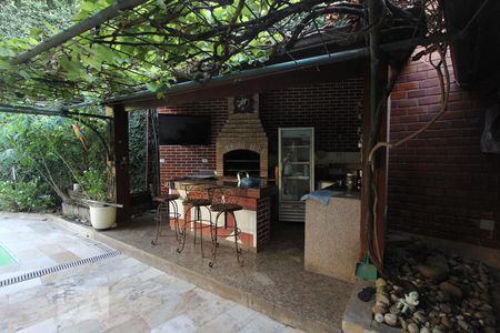 Casa à venda com 384m², 5 quartos e 2 vagasÁrea comum - Churrasqueira