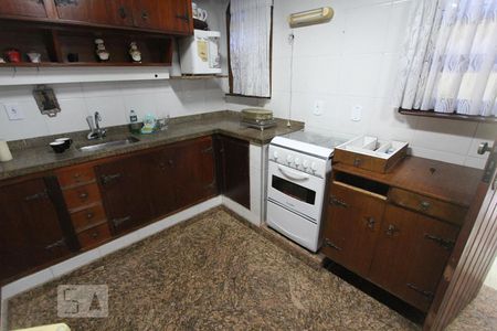 Casa à venda com 384m², 5 quartos e 2 vagasCozinha - Armários