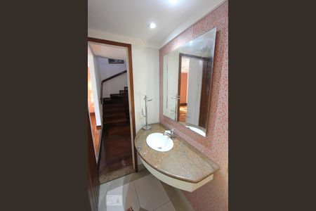 Casa à venda com 384m², 5 quartos e 2 vagasBanheiro Social