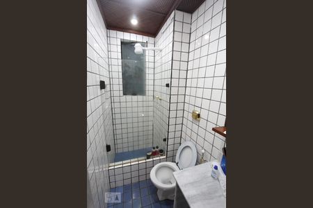 Casa à venda com 384m², 5 quartos e 2 vagasBanheiro suite quarto 4