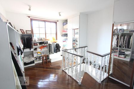 Casa à venda com 384m², 5 quartos e 2 vagasCloset - Quarto 1