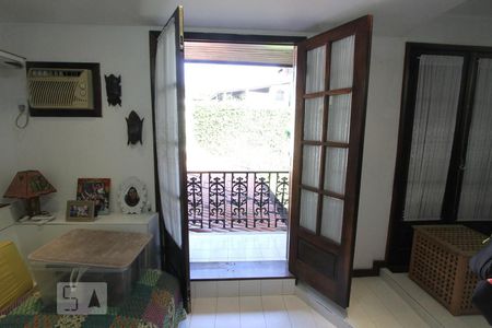 Casa à venda com 384m², 5 quartos e 2 vagasQuarto 4