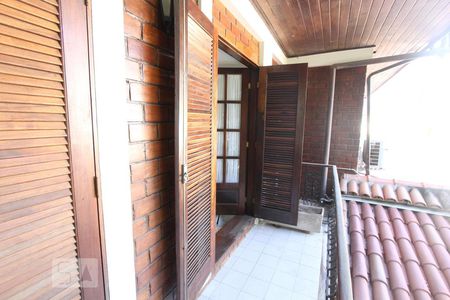 Casa à venda com 384m², 5 quartos e 2 vagasVista varanda quarto 4