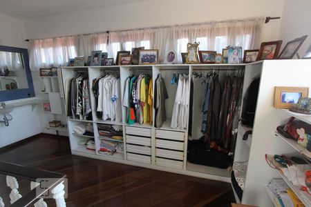 Casa à venda com 384m², 5 quartos e 2 vagasCloset - Quarto 1