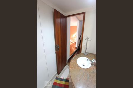 Casa à venda com 384m², 5 quartos e 2 vagasBanheiro Social