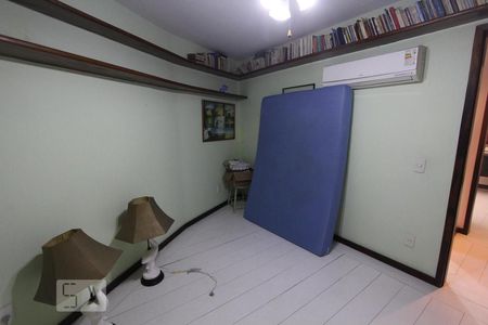 Casa à venda com 384m², 5 quartos e 2 vagasQuarto 3