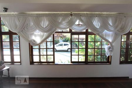 Casa à venda com 384m², 5 quartos e 2 vagasSala