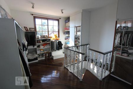 Casa à venda com 384m², 5 quartos e 2 vagasCloset - Quarto 1