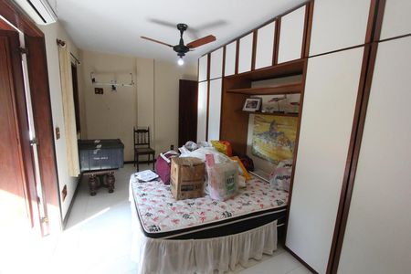 Casa à venda com 384m², 5 quartos e 2 vagasQuarto 2