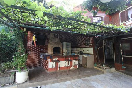 Casa à venda com 384m², 5 quartos e 2 vagasÁrea comum - Churrasqueira