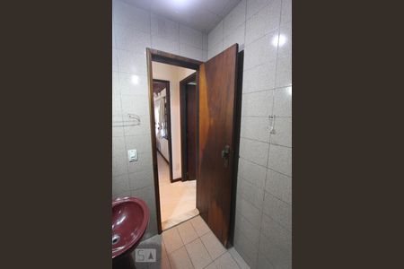 Casa à venda com 384m², 5 quartos e 2 vagasBanheiro Social