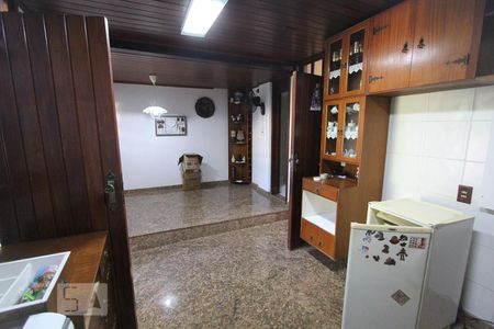 Casa à venda com 384m², 5 quartos e 2 vagasCozinha - Armários