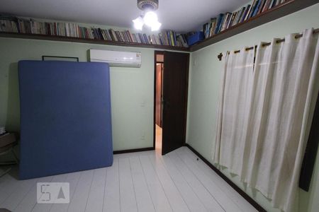 Casa à venda com 384m², 5 quartos e 2 vagasQuarto 3