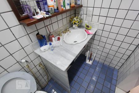 Casa à venda com 384m², 5 quartos e 2 vagasBanheiro suite quarto 4