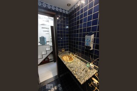 Casa à venda com 384m², 5 quartos e 2 vagasBanheiro - suite quarto 1