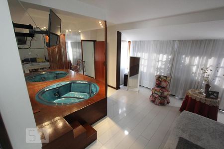 Casa à venda com 384m², 5 quartos e 2 vagasBanheira suite quarto 1