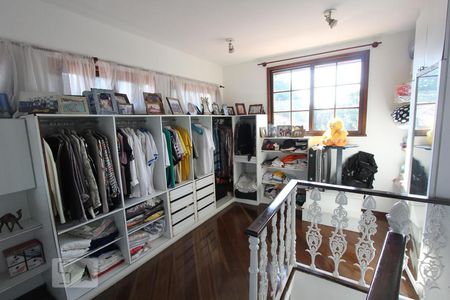 Casa à venda com 384m², 5 quartos e 2 vagasCloset - Quarto 1