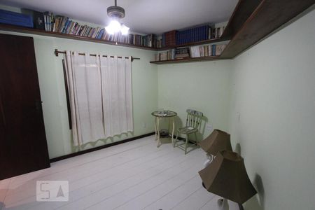 Casa à venda com 384m², 5 quartos e 2 vagasQuarto 3