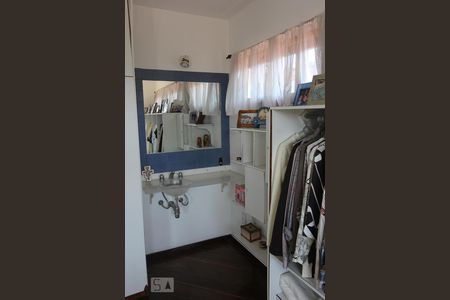 Casa à venda com 384m², 5 quartos e 2 vagasCloset - Quarto 1
