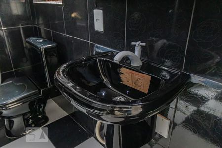 Casa à venda com 105m², 3 quartos e 2 vagasDetalhe do Banheiro da Suíte