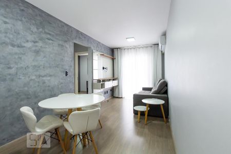 Sala de apartamento para alugar com 2 quartos, 58m² em Vila Carmosina, São Paulo
