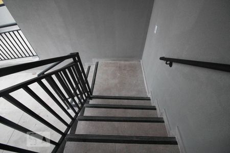 Apartamento para alugar com 45m², 2 quartos e 1 vaga Apartamento para alugar com 45m², 2 quartos e 1 vagaescada entrada