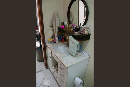 Casa à venda com 150m², 3 quartos e 1 vaga Casa à venda com 150m², 3 quartos e 1 vagaBanheiro da Suíte