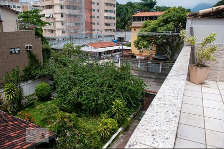 Casa à venda com 150m², 3 quartos e 1 vaga Casa à venda com 150m², 3 quartos e 1 vagaCobertura