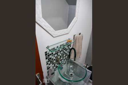 Casa à venda com 150m², 3 quartos e 1 vaga Casa à venda com 150m², 3 quartos e 1 vagaBanheiro 2