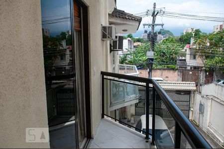 Casa à venda com 150m², 3 quartos e 1 vaga Casa à venda com 150m², 3 quartos e 1 vagavaranda