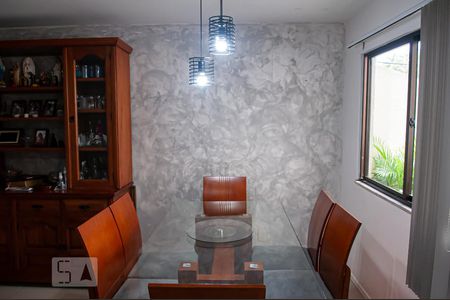 Sala de casa à venda com 3 quartos, 150m² em Pechincha, Rio de Janeiro