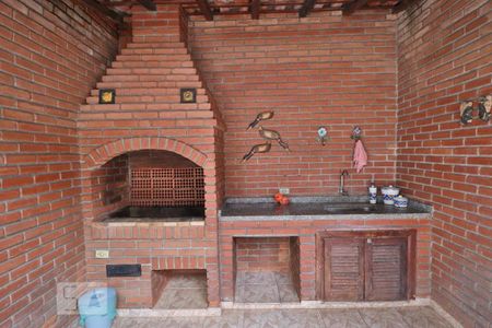 Casa à venda com 650m², 5 quartos e 6 vagasChurrasqueira