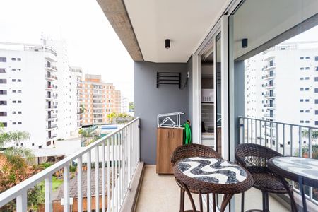 Apartamento à venda com 37m², 1 quarto e 1 vaga Apartamento à venda com 37m², 1 quarto e 1 vagaVaranda