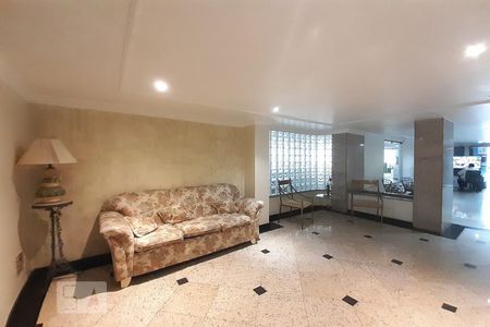 Apartamento à venda com 70m², 2 quartos e 1 vaga Apartamento à venda com 70m², 2 quartos e 1 vagaHall social