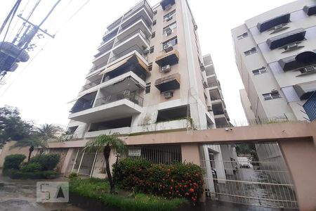 Apartamento à venda com 70m², 2 quartos e 1 vaga Apartamento à venda com 70m², 2 quartos e 1 vagaFachada