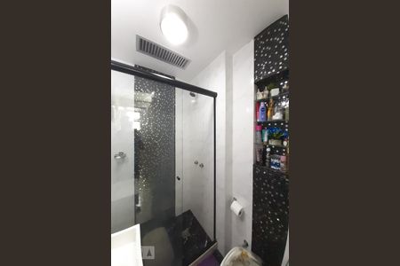 Apartamento à venda com 70m², 2 quartos e 1 vaga Apartamento à venda com 70m², 2 quartos e 1 vagaBanheiro Social