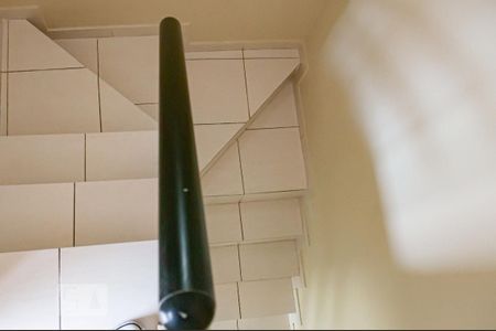 Casa à venda com 118m², 2 quartos e 1 vagaEscada