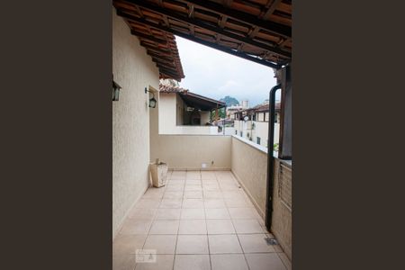 Casa à venda com 118m², 2 quartos e 1 vagaCobertura