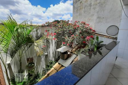 Casa à venda com 350m², 4 quartos e 4 vagasLavanderia