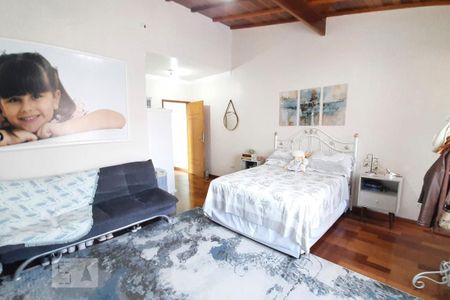 Casa à venda com 350m², 4 quartos e 4 vagasSuite 4