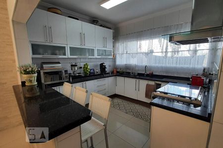 Casa à venda com 350m², 4 quartos e 4 vagasCozinha
