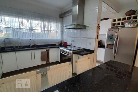 Casa à venda com 350m², 4 quartos e 4 vagasCozinha