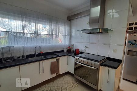 Casa à venda com 350m², 4 quartos e 4 vagasCozinha