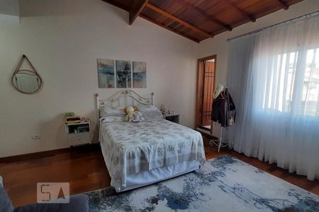 Casa à venda com 350m², 4 quartos e 4 vagasSuite 4